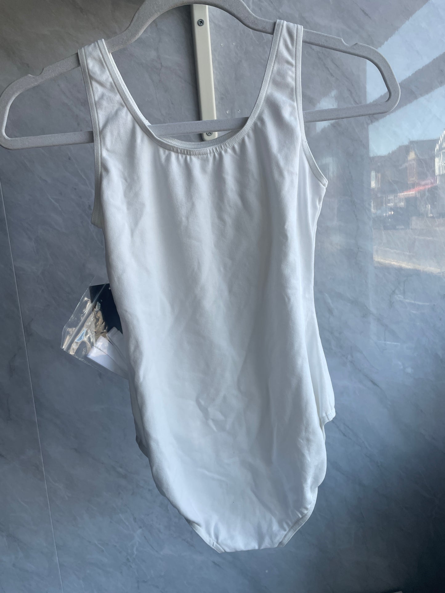 Round neck tank leotard white